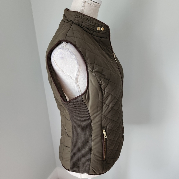C'Esttoi Authentic Quilted Padded Vest Brownish GreenWith Gold Detail Size Med - Picture 4 of 9